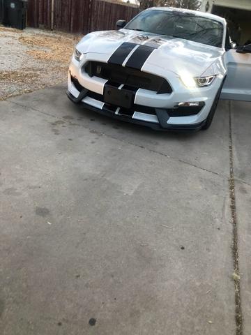 Photo of 2016 Gray Ford Shelby GT350